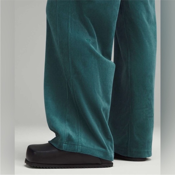 Lululemon Scuba Mid-Rise Wide-Leg Pant Velvet Cord Storm Teal Lounge Size 14 - Picture 3 of 10